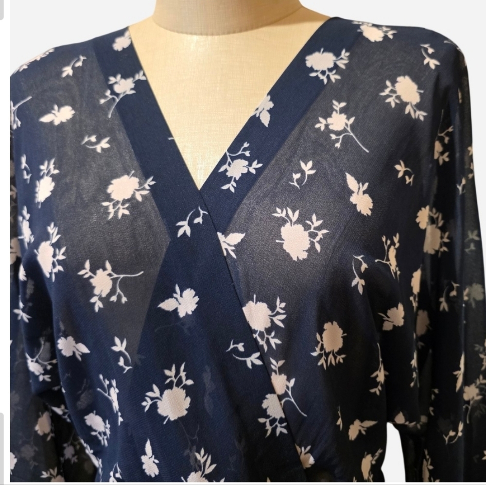 Cabi Midnight Dream •Sheer Chiffon V-Neck Maxi Dress. Navy w/ Floral Print. Sz 6